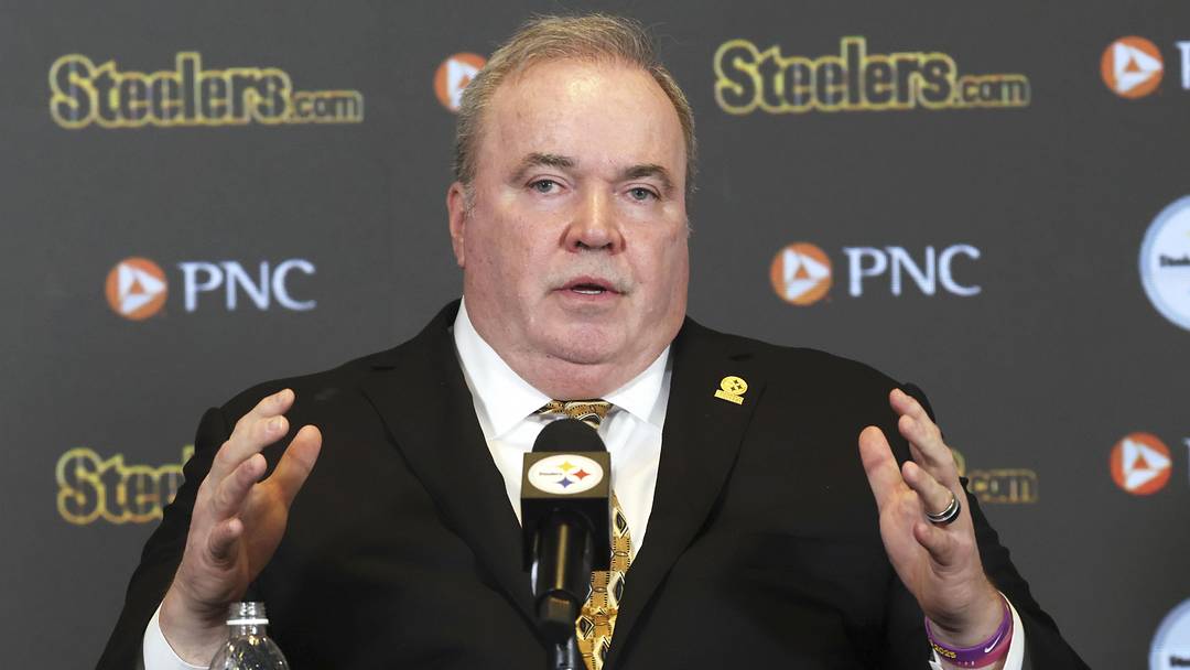 Pittsburgh Steelers head coach Mike McCarthy Mandatory Credit: Charles LeClaire-Imagn Images
