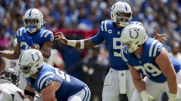 Sep 8, 2024; Indianapolis, Indiana, USA; Indianapolis Colts quarterback Anthony Richardson (5) talks to the team Sunday, Sept. 8, 2024, during a game against the Houston Texans at Lucas Oil Stadium. Mandatory Credit: Grace Hollars/USA TODAY Network via Imagn Images