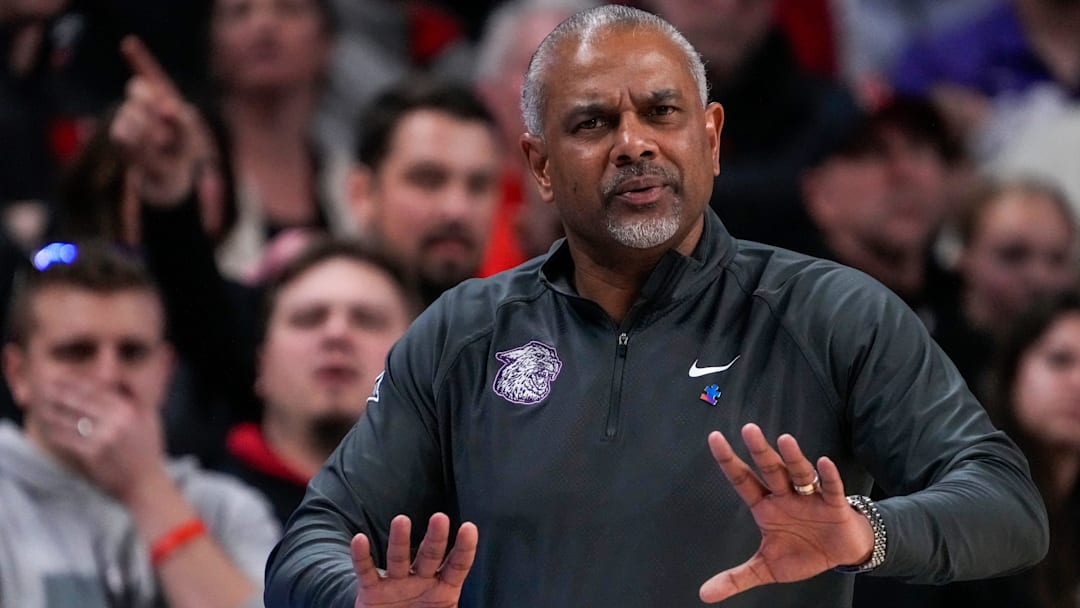 Kansas State Wildcats head coach Jerome Tang sets up a play in the final seconds of the second half of the NCAA Big 12 basketball game between the Cincinnati Bearcats and the Kansas State Wildcats at Fifth Third Arena in Cincinnati on Saturday, March 2, 2024. The Bearcats collected a 74-72 conference win.