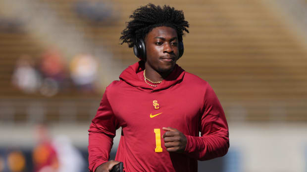 USC Trojans wide receiver Zachariah Branch (1) before the game against the California Golden Bears 