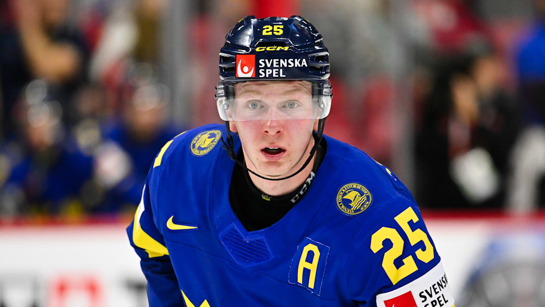 F Otto Stenberg in the 2025 IIHF World Junior Championship semifinals