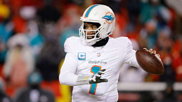 AFC Wild Card Playoffs - Miami Dolphins v Kansas City Chiefs