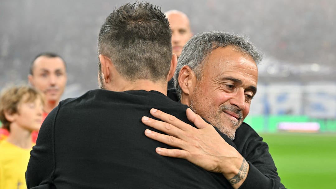 L. Enrique et R. De Zerbi, lors du trophée des champions remporté par Paris