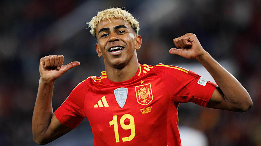 Lamine Yamal celebrating for Spain.
