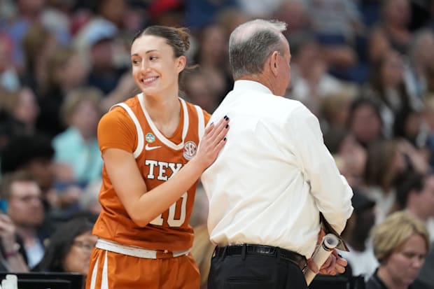 Shay Holle and Vic Schaefer during the Final Fou