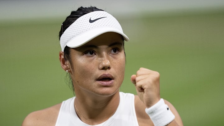 Emma Raducanu returns a shot