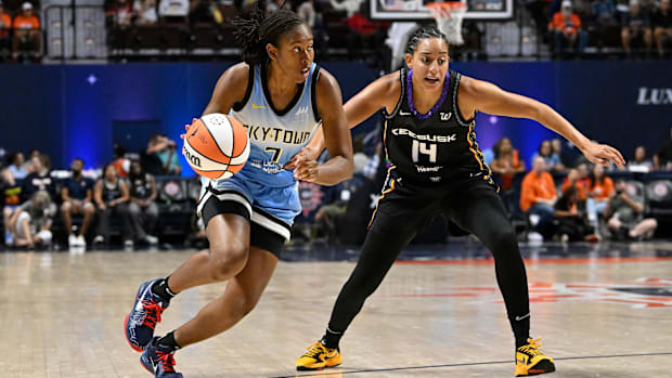 Aug. 13, 2025; Chicago Sky v. Connecticut Sun. Mandatory Credit: Eric Canha-Imagn Images