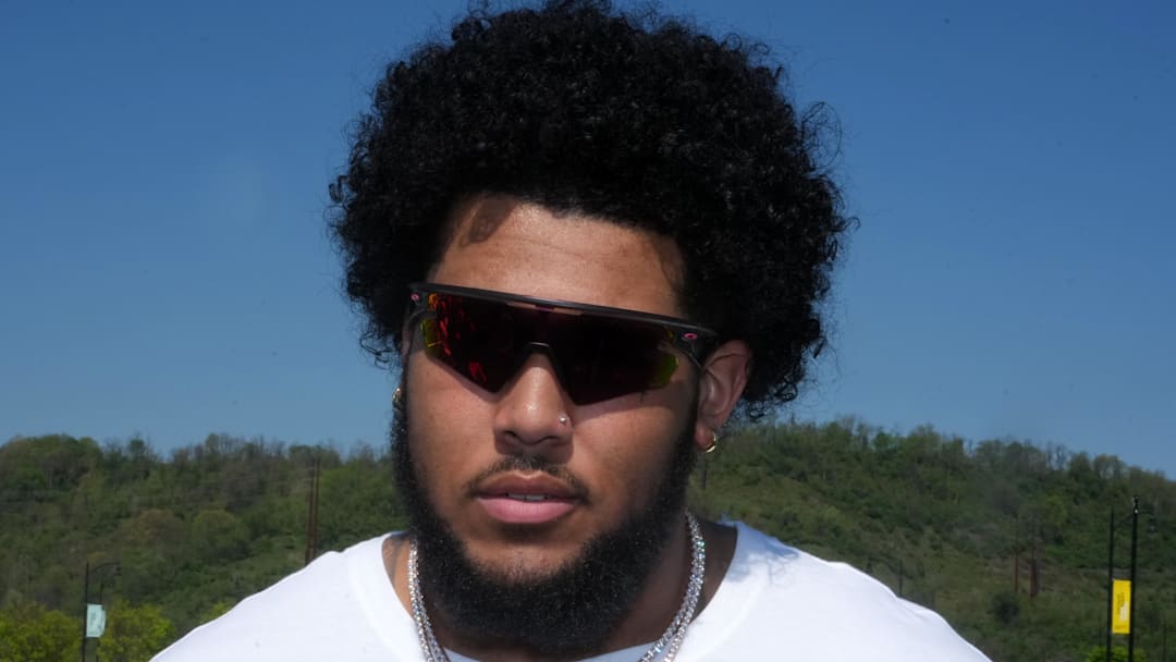 Alabama Crimson Tide tackle Kadyn Proctor
