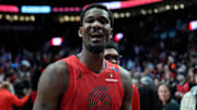 Deandre Ayton podría llegar en un cambio a los Lakers 