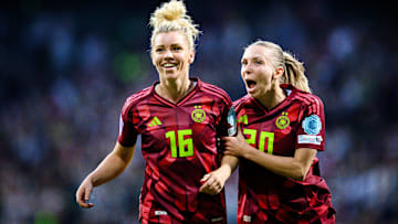 Auch zu Linda Dallmann (links) und Elisa Senß (rechts) gibt es Transfergerüchte