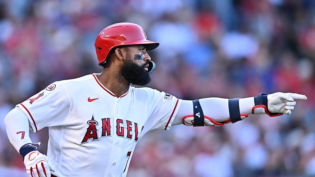 Los Angeles Angels right fielder Jo Adell Los Angeles Angels right fielder Jo Adell
