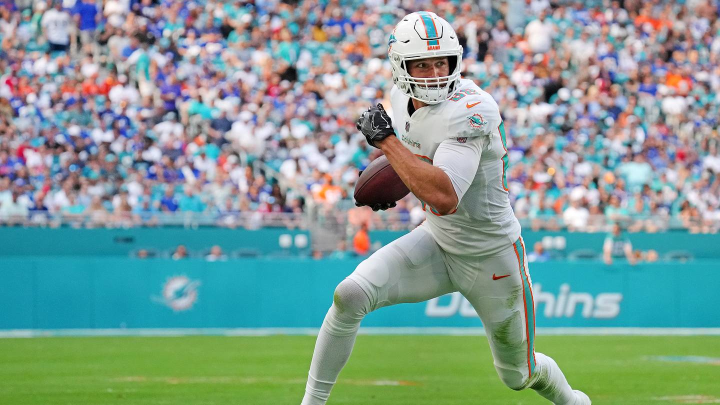 The LA Chargers would be foolish to sign Mike Gesicki this offseason
