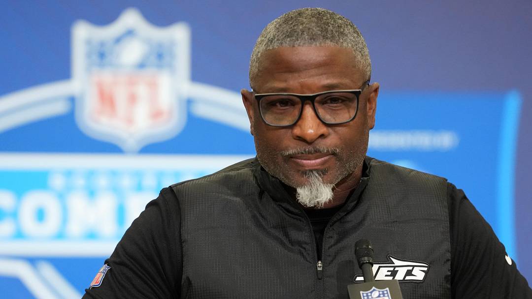 New York Jets head coach Aaron Glenn New York Jets head coach Aaron Glenn