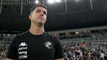 Treinador sofre pressão por parte da torcida vascaína