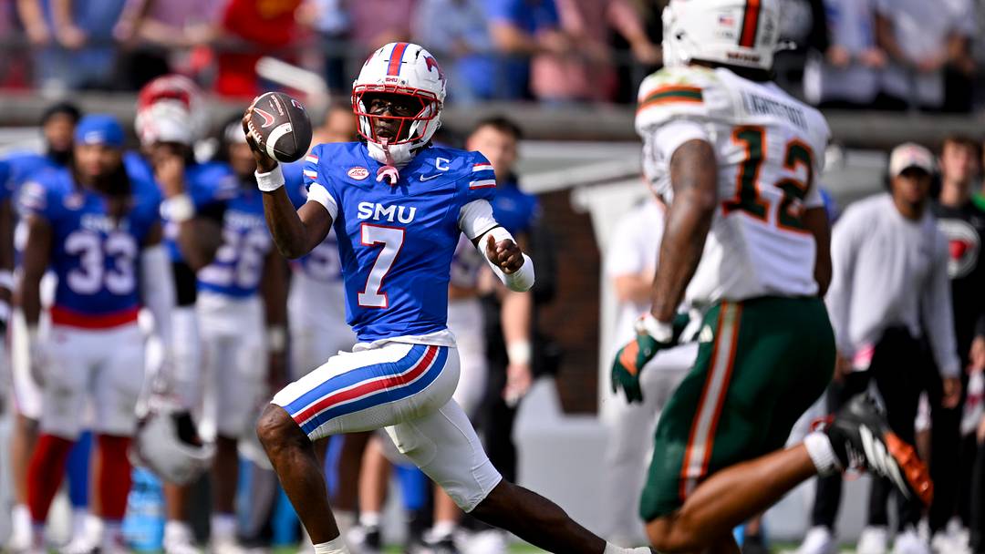 Nov 1, 2025; Dallas, Texas, USA; SMU Mustangs quarterback Kevin Jennings (7) runs with the ball during the game between the Mustangs and the Hurricanes at Gerald J. Ford Stadium. Mandatory Credit: Jerome Miron-Imagn Images Nov 1, 2025; Dallas, Texas, USA; SMU Mustangs quarterback Kevin Jennings (7) runs with the ball during the game between the Mustangs and the Hurricanes at Gerald J. Ford Stadium. Mandatory Credit: Jerome Miron-Imagn Images