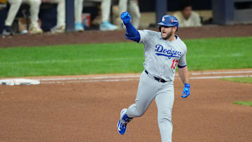 National League Championship Series - Los Angeles Dodgers v Milwaukee Brewers - Game Two