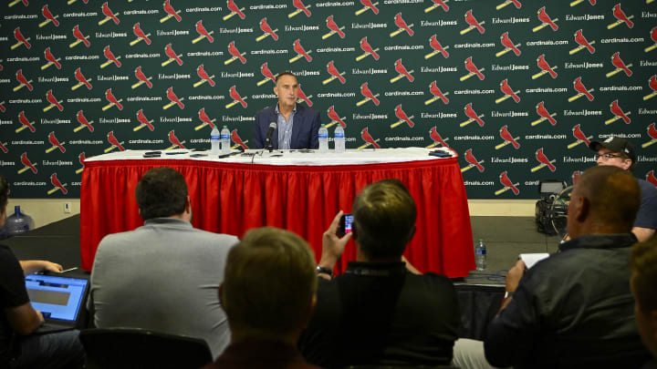 Cardinals take first step in rotation rebuild by signing Lance