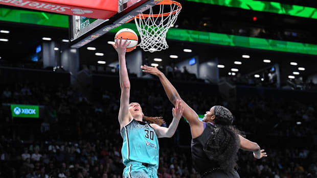 A photo of Kalani Brown defending Breanna Stewart