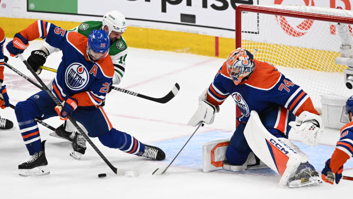 Edmonton Oilers  defenceman Darnell Nurse (25)A TODAY Sports