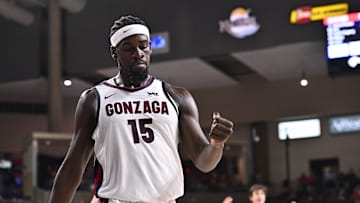  Gonzaga Bulldogs forward Graham Ike (15) 