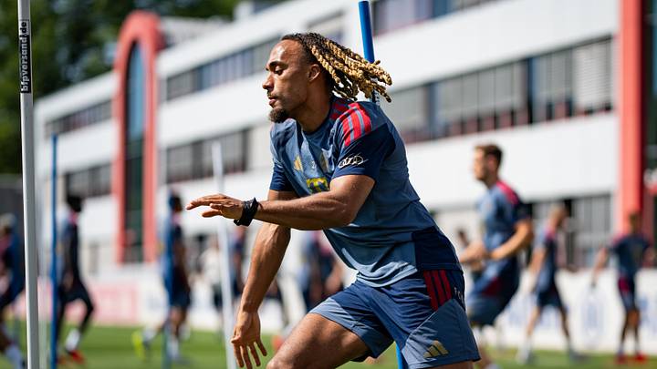 Sacha Boey soll den FC Bayern weiterhin verlassen Sacha Boey soll den FC Bayern weiterhin verlassen