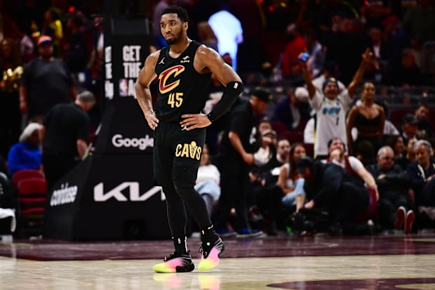 Donovan Mitchell (45) reacts