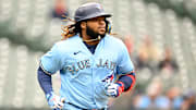 Una lesión en la rodilla sacó a Vladimir Guerrero Jr. del Clásico Mundial