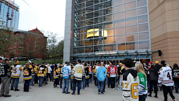 Chicago Blackhawks v Pittsburgh Penguins