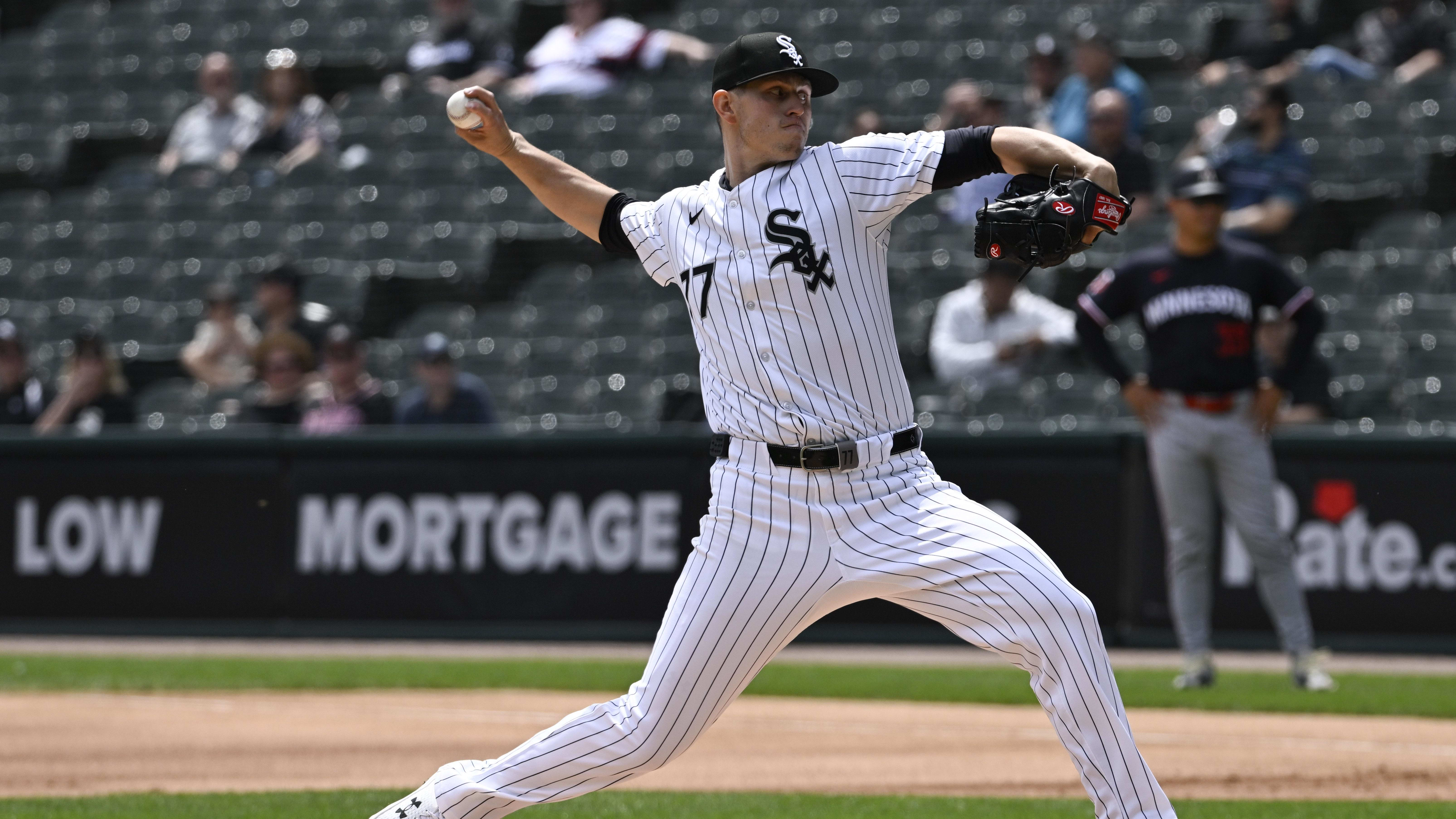 Chicago White Sox starting pitcher Chris Flexen