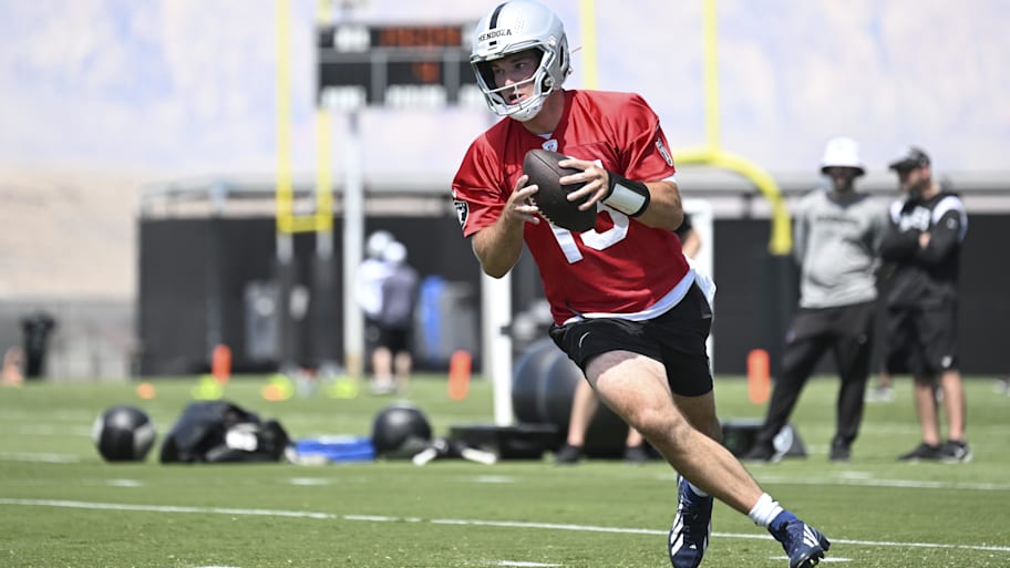 Las Vegas Raiders QB Fernando Mendoza