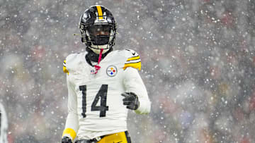 Pittsburgh Steelers v Cleveland Browns