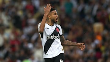 Jair foi expulso nos minutos finais da partida contra o Bahia