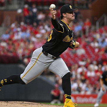 Pittsburgh Pirates starting pitcher Paul Skenes (30) pitches against the St. Louis Cardinals during the first inning at Busch Stadium. 