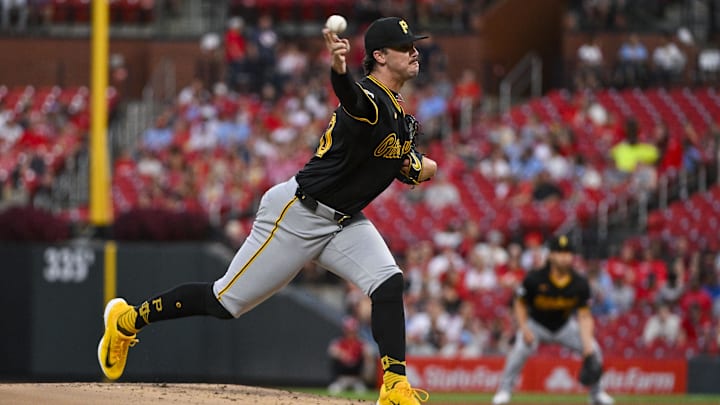 Pittsburgh Pirates starting pitcher Paul Skenes (30) pitches against the St. Louis Cardinals during the first inning at Busch Stadium. 