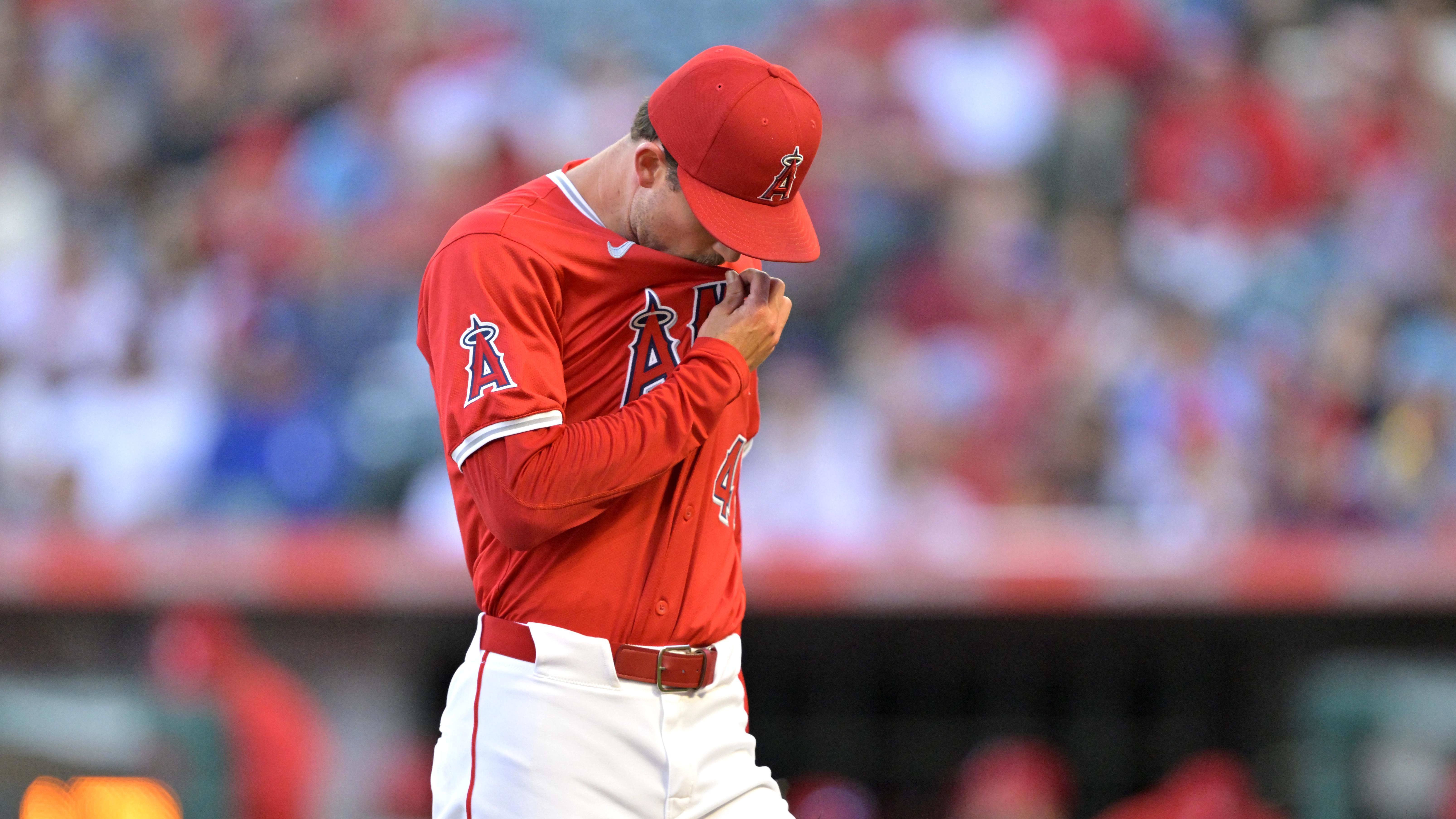 This man at the Phillies-Padres game went viral for his close resemblance to Bryce Harper.