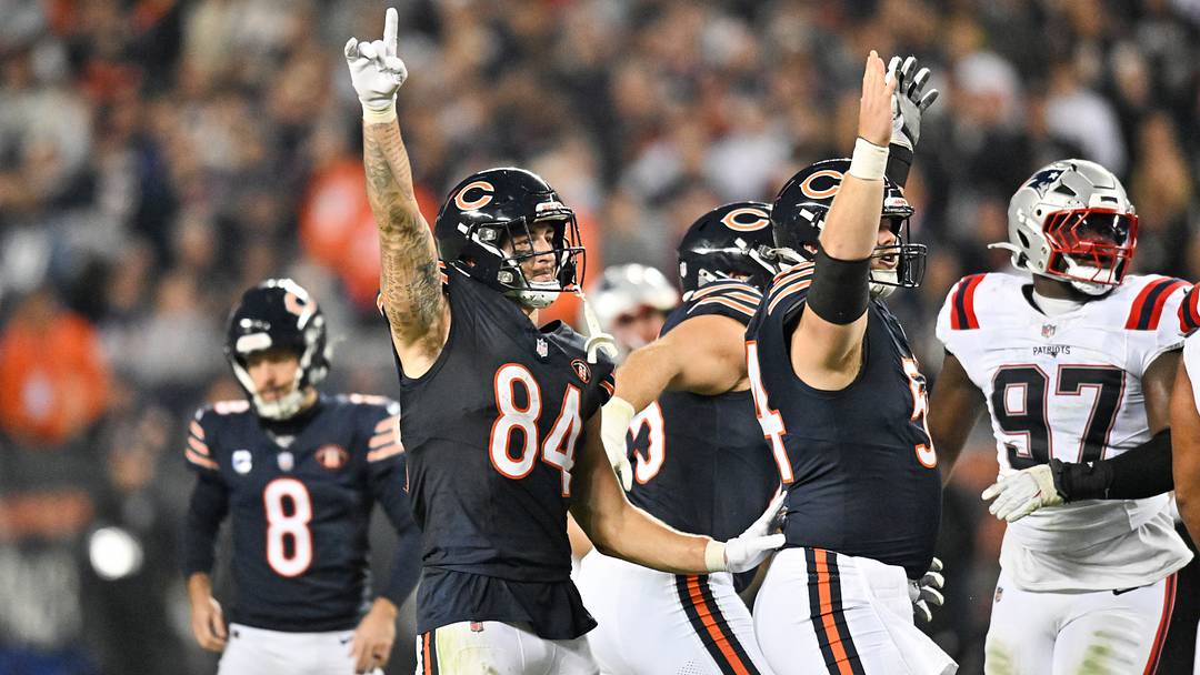 Oct 22, 2026; Chicago, Illinois, USA; Chicago Bears tight end Colston Loveland (84) celebrates after place kicker Cairo Santos (8) makes a field goal against the New England Patriots during the second half at Soldier Field. Mandatory Credit: Patrick Gorski-Imagn Images