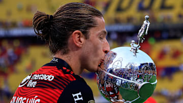 Filipe Luís pode entrar no seleto grupo de campeões da Libertadores como jogador e técnico