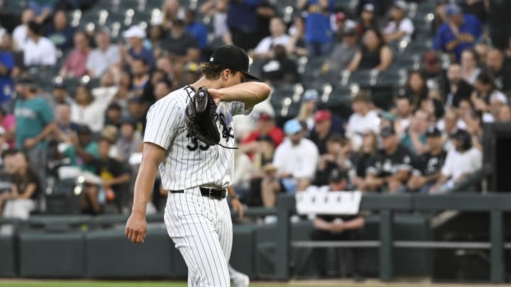 Jul 26, 2024; Chicago, Illinois, USA;  Chicago White Sox pitcher Drew Thorpe (33) after being relieved against the Seattle Mariners during the first inning at Guaranteed Rate Field.