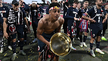 Dan Ndoye hat mit Bologna den italienischen Pokal gewonnen und steht jetzt auf Dortmunds Liste. 