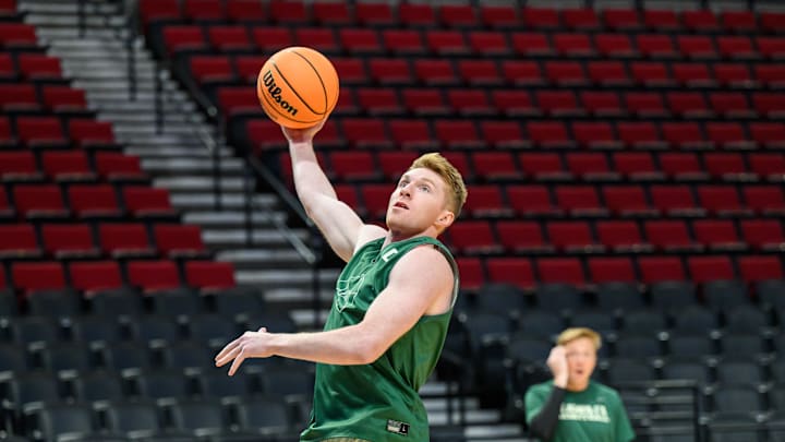  Hawaii Rainbow Warriors guard Hunter Erickson 