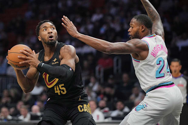 Donovan Mitchell looks toward the basket 