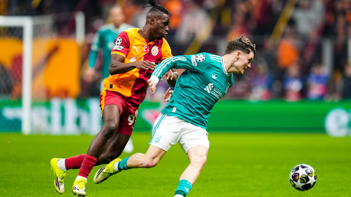 Florian Wirtz (rechts im Bild) konnte im Hinspiel kaum Akzente setzen