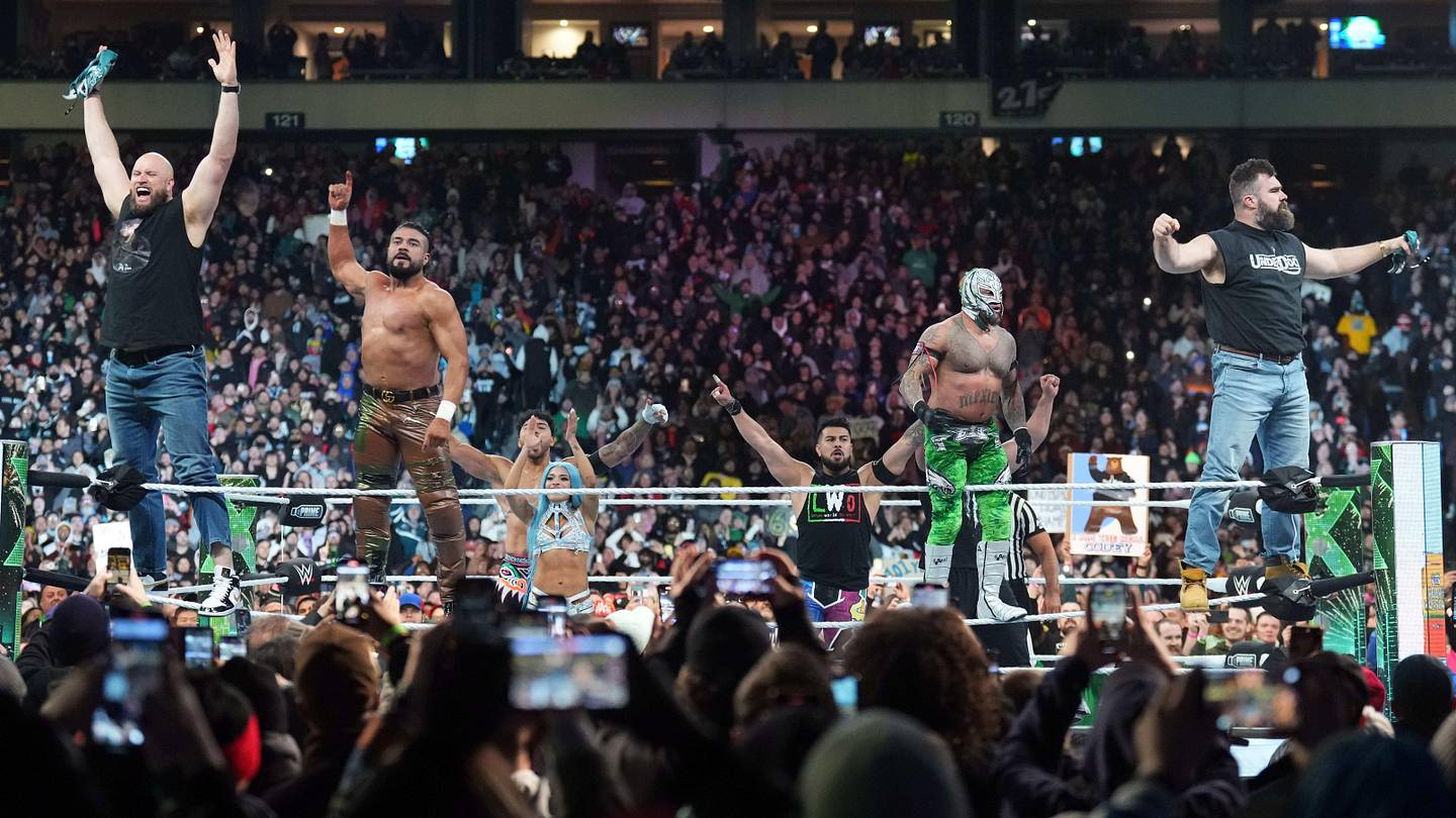 Jason Kelce and Lane Johnson assist Rey Mysterio and Andrade at WrestleMania 40 - Vimarsana News