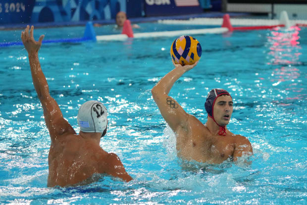 Luca Cupido looks for a shot against Greece