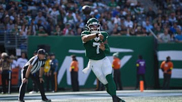 New York Jets quarterback Justin Fields (7) throws the ball during a game against the Carolina Panthers at MetLife Stadium, Oct 19, 2025, East Rutherford, NJ, USA.