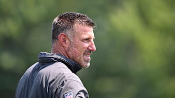 New England is expected to pursue Mike Vrabel