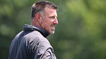 Aug 4, 2024; Cleveland Browns advisor Mike Vrabel during practice at the Browns training facility in Berea, Ohio. Mandatory Credit: Bob Donnan-Imagn Images