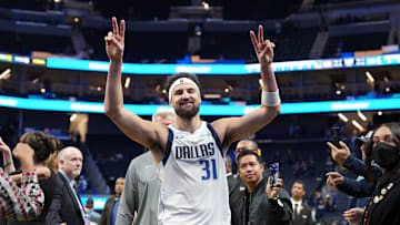 Klay Thompson returned to Golden State as a visiting player for the second time on Sunday.