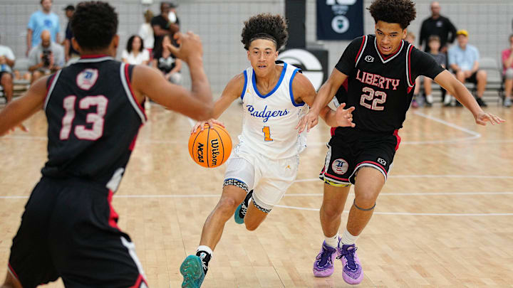 Prescott guard Uriah Tenette. Prescott guard Uriah Tenette.