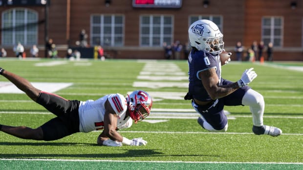 Kadarius Calloway scores against Western Kentucky